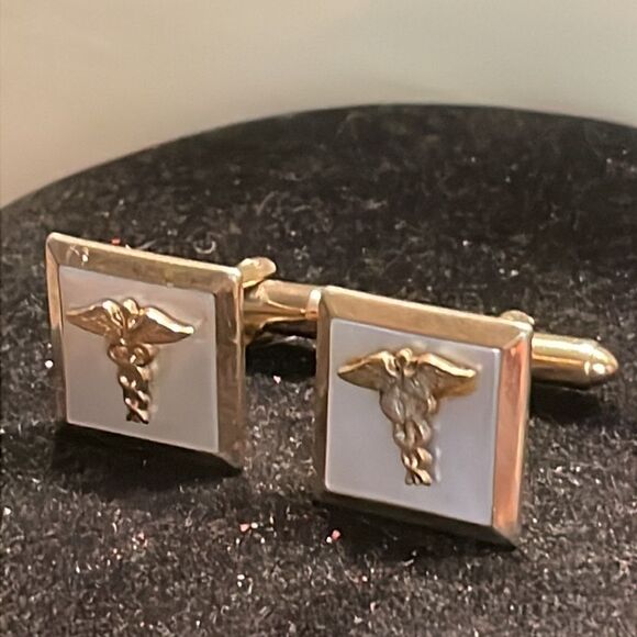 Vintage-1950s-1” square gold/silver tone Caduceus medical bullet back cuff links - Picture 5 of 14